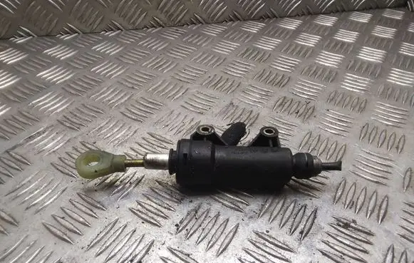 BMW 3 E46 Clutch master cylinder 21526758822