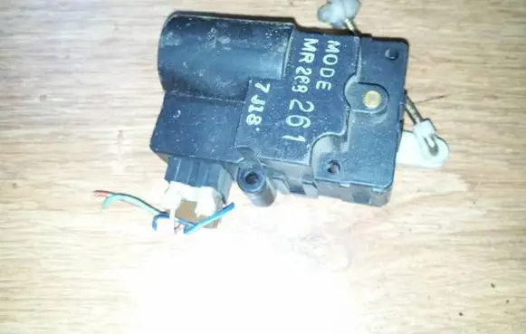 Mitsubishi Carisma Air flap motor/actuator mr268261