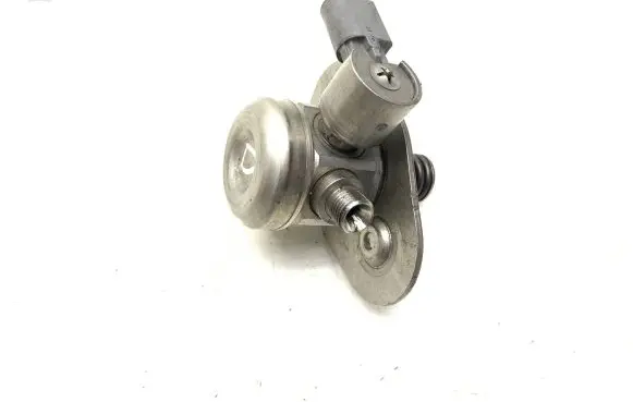 BMW X5 E70 Fuel injection high pressure pump 7599865