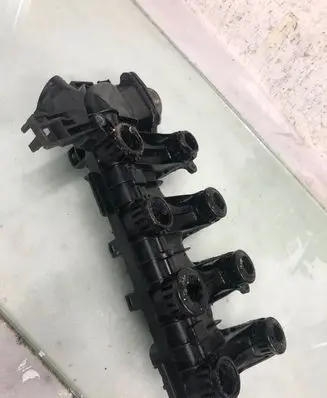 Citroen C4 Grand Picasso Intake manifold 9684941780