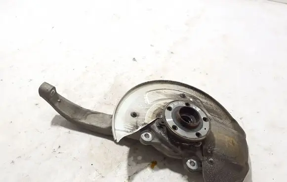 Front wheel hub