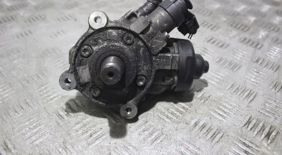 Skoda Rapid (120G, 130G, 135G) Fuel injection high pressure pump 0445010538