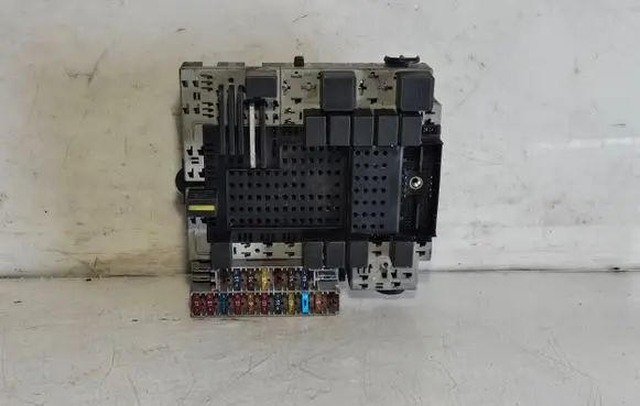 Volvo XC90 Fuse module 30679527 03W495