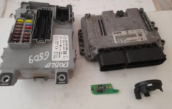 Fiat Doblo Engine ECU kit and lock set 28340959 0281018711