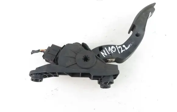 Hyundai i10 Accelerator throttle pedal B9010