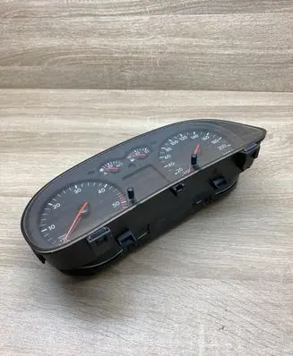 Volkswagen Golf IV Speedometer (instrument cluster) 1J0920802F 88311301