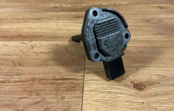 BMW 5 E39 Oil level sensor 7503003 6PR00786802
