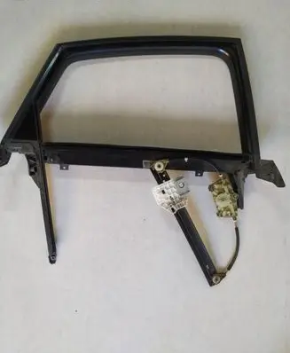 Rear door manual window regulator