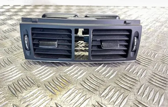 Mercedes-Benz C W204 Dash center air vent grill 5931002 5931001