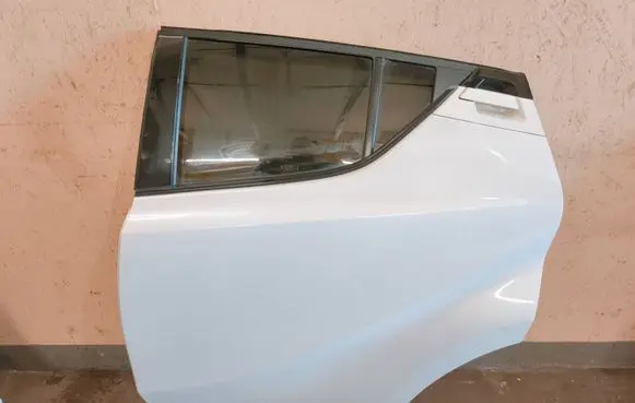 Toyota C-HR I Rear door 