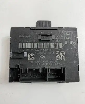 Volkswagen PASSAT B8 Door control unit/module 5Q0959595E 5Q0959595B