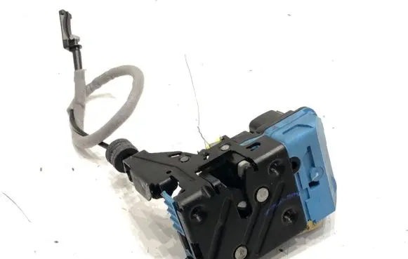 Volvo XC90 Front door lock 30663042