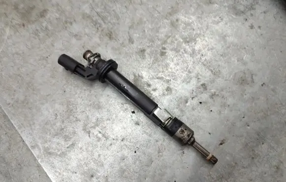 Porsche Cayenne (92A) Fuel injector 03H906036A