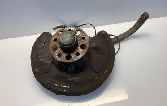 Mercedes-Benz CLS C219 Front wheel hub A2113306520 2113306520