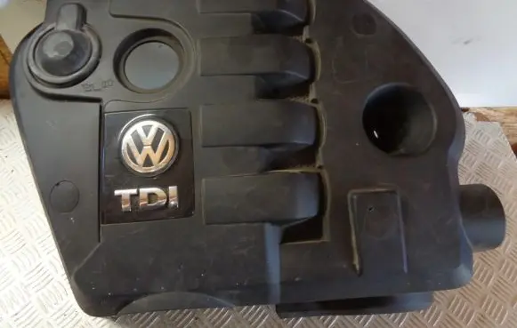 Volkswagen PASSAT B5.5 Engine cover (trim) 038103925EN