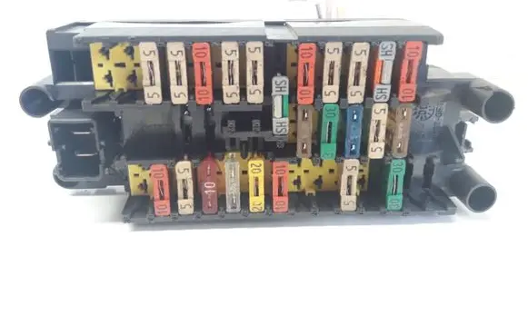 Citroen Xsara Picasso Fuse module 9635518180