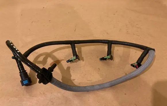 Ford Transit Custom Fuel return line/hose P4D7M