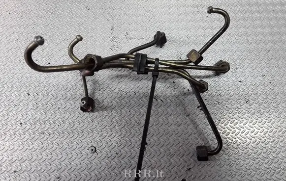 Toyota Corolla E110 Fuel injector supply line/pipe 