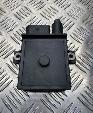 BMW 5 E60 E61 Glow plug pre-heat relay E2110022360