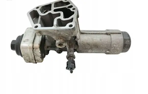 Volkswagen PASSAT B5.5 Oil filter mounting bracket 038115389B