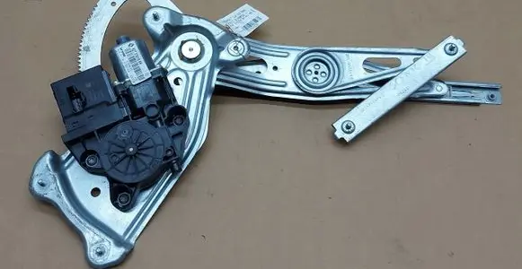 Renault Scenic III - Grand scenic III Rear door manual window regulator 