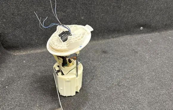 Dodge Challenger In-tank fuel pump A2C32881900
