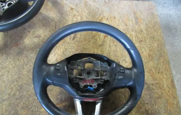 Peugeot 2008 I Steering wheel