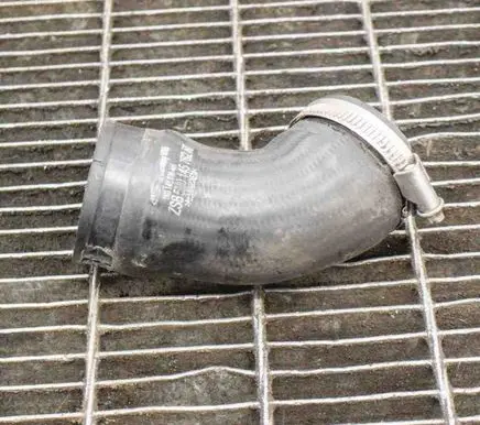 Audi Q3 8U Intercooler hose/pipe 1K0145838AH 5N0145762AT
