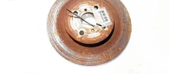 Toyota Yaris Rear brake disc neventiliuojamas