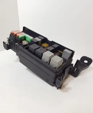 Mercedes-Benz ML W164 Fuse module A1648403372
