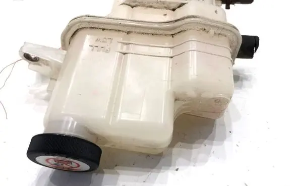 Toyota Camry VIII XV70 Coolant expansion tank/reservoir 