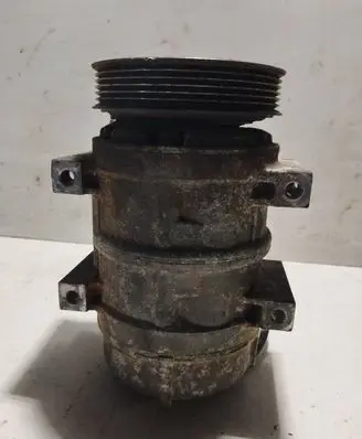 Volvo V70 Air conditioning (A/C) compressor (pump) 8708581 090d69099 P8600889