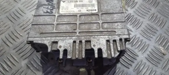 Volkswagen PASSAT B4 Engine control unit/module 8a0907311l