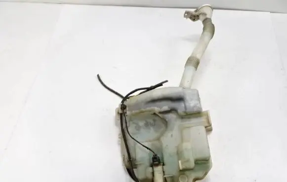 Mitsubishi ASX Windshield washer fluid reservoir/tank