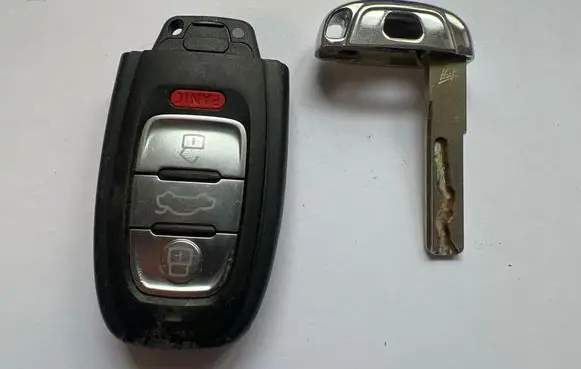 Audi A4 S4 B8 8K Ignition key/card 8T0959754AJ 0511000038020021 6603308