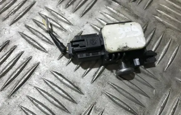 Renault Clio III Airbag deployment crash/impact sensor 8200529572 230606