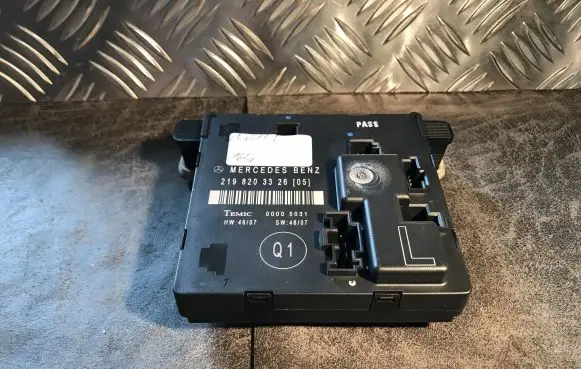 Mercedes-Benz CLS C219 Door control unit/module A2198203326