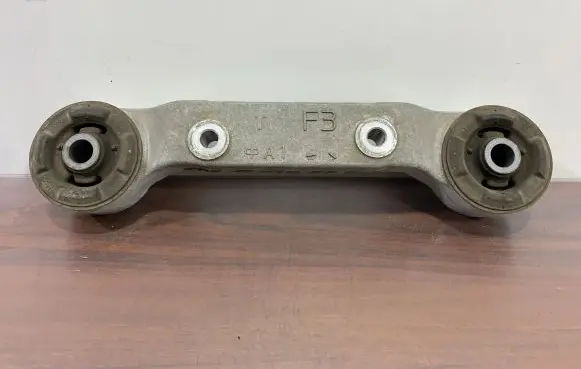 Toyota RAV 4 (XA50) Rear differential/diff mount bracket 