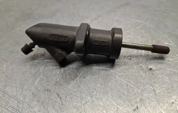 BMW 1 E81 E87 Clutch master cylinder 