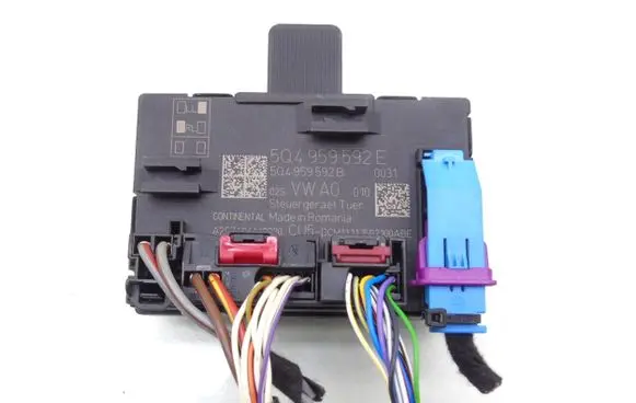 Volkswagen PASSAT B8 Other control units/modules 5Q4959592E