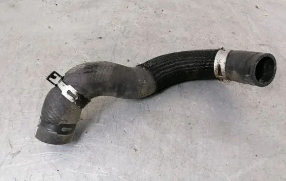 Toyota RAV 4 (XA30) Engine coolant pipe/hose