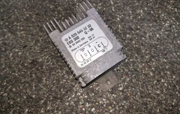 Mercedes-Benz A W168 Coolant fan relay A0255453232