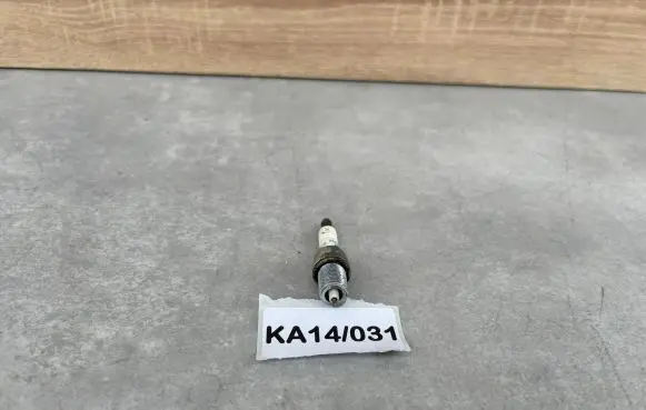 Opel Astra G Spark plug ZFR6BP