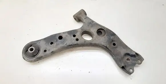 Toyota Prius (XW30) Front lower control arm/wishbone