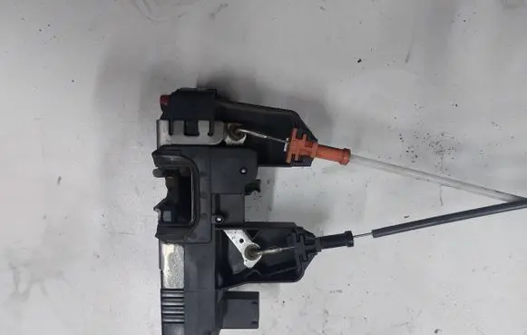 Opel Zafira A Rear door lock 24414135
