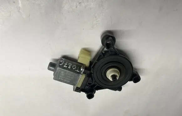 Audi A3 S3 8V Rear door window regulator motor 5Q0959801