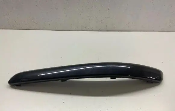 Volkswagen Polo IV 9N3 Front bumper splitter molding 6q0807717