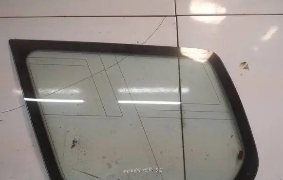 Subaru Forester SF Rear side window AS2