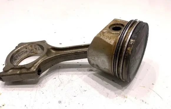 Renault Megane III Piston with connecting rod K4M848