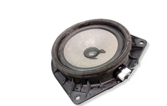 Toyota Corolla Verso E121 Rear door speaker 